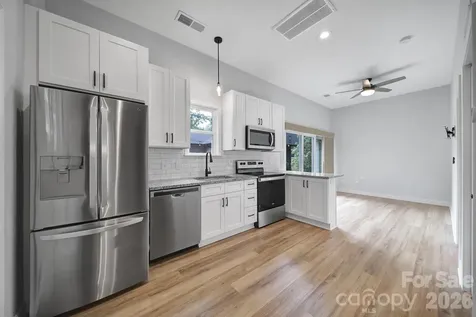 1638 Longfellow Street Charlotte NC 28205