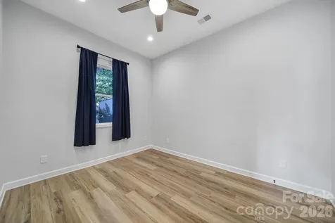 1638 Longfellow Street Charlotte NC 28205