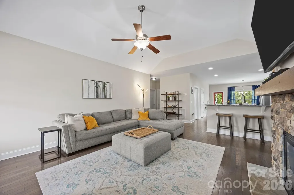 3 Dreambird Drive Leicester NC 28748