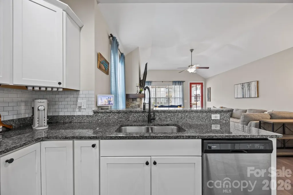3 Dreambird Drive Leicester NC 28748