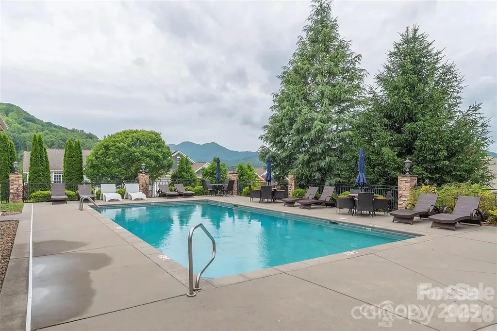 3 Dreambird Drive Leicester NC 28748