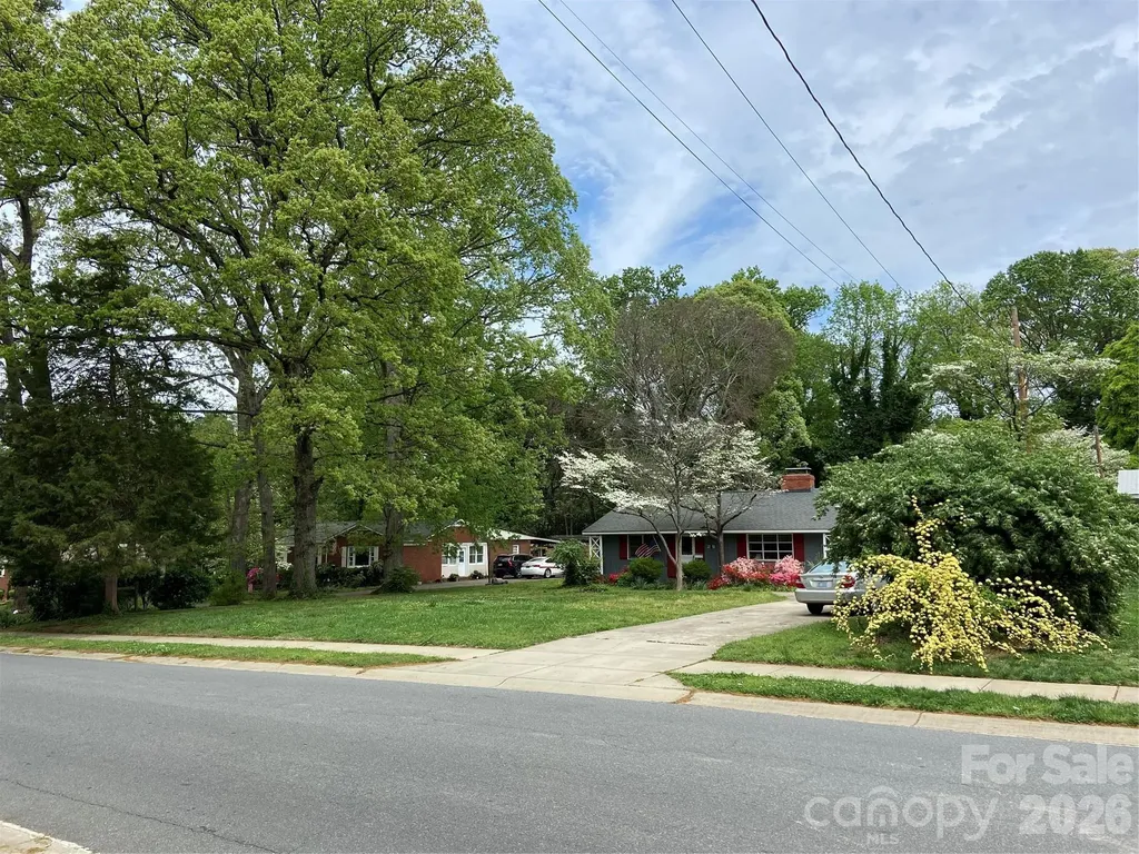 3218 Driftwood Drive Charlotte NC 28205