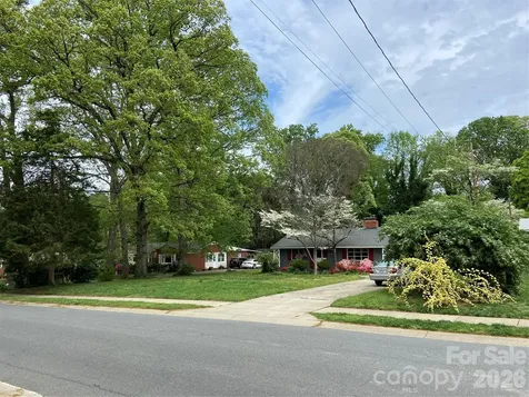 3218 Driftwood Drive Charlotte NC 28205