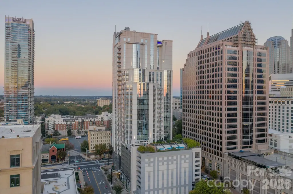 333 W Trade Street Charlotte NC 28202