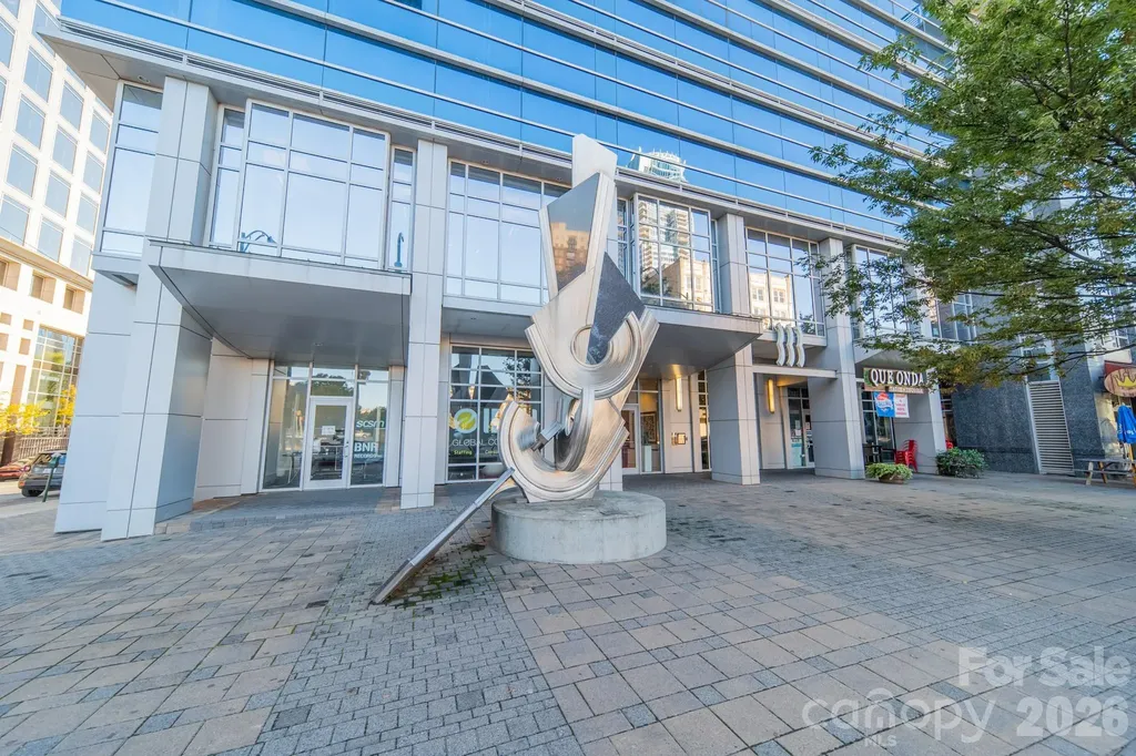 333 W Trade Street Charlotte NC 28202