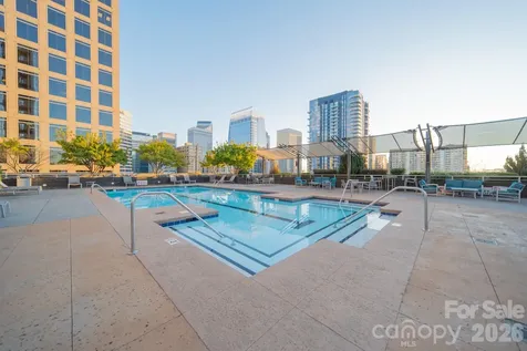 333 W Trade Street Charlotte NC 28202