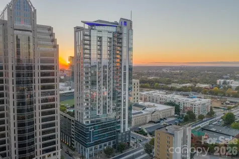333 W Trade Street Charlotte NC 28202
