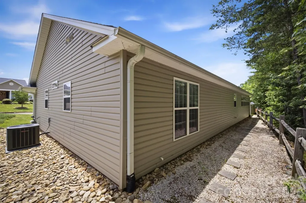 122 Lady Slipper Lane SW Valdese NC 28690