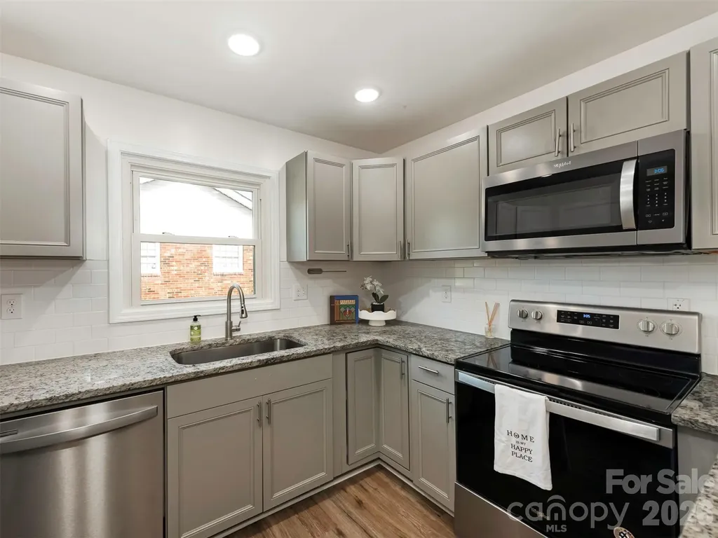 4014 Fieldcrest Road Charlotte NC 28217