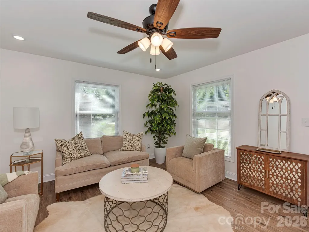 4014 Fieldcrest Road Charlotte NC 28217