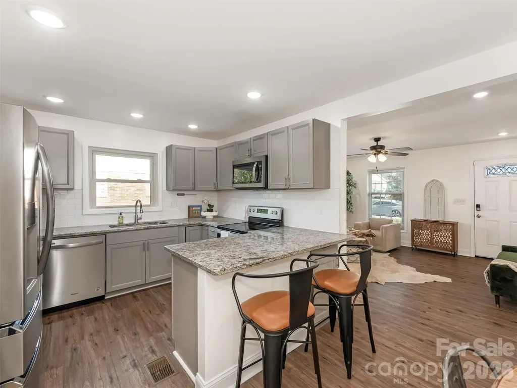 4014 Fieldcrest Road Charlotte NC 28217