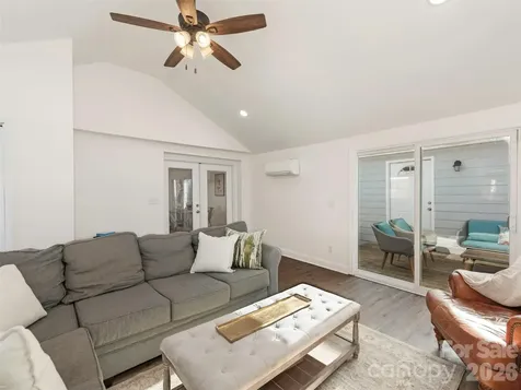 4014 Fieldcrest Road Charlotte NC 28217