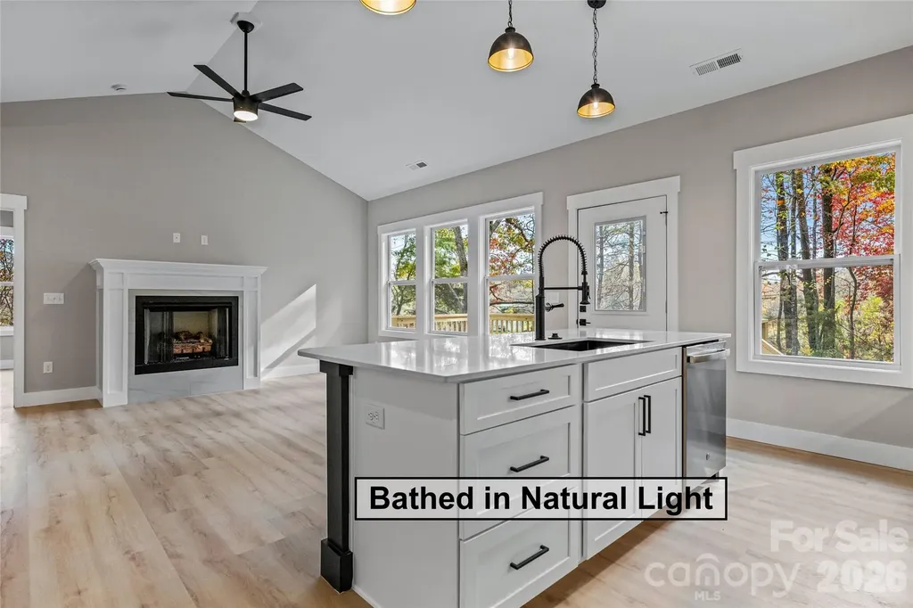 654 Beehive Road Hendersonville NC 28792