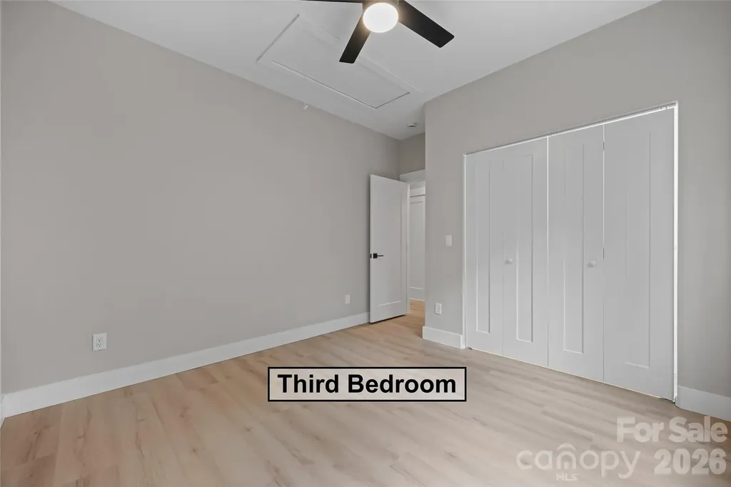 654 Beehive Road Hendersonville NC 28792