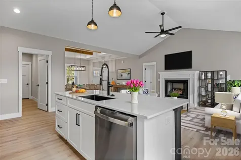 654 Beehive Road Hendersonville NC 28792