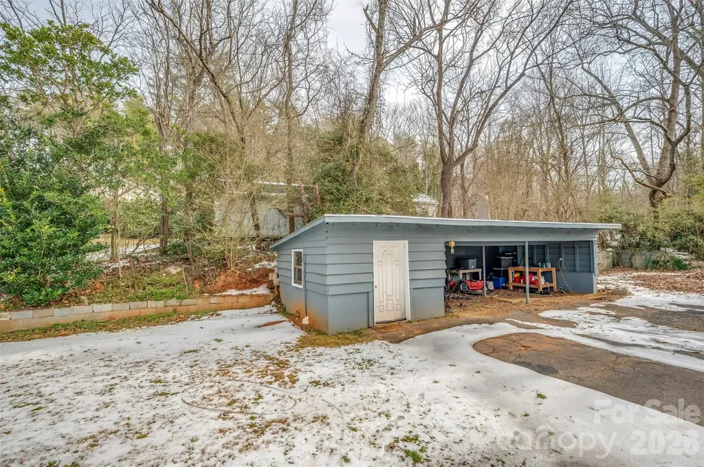 1685 Lynn Road Columbus NC 28722