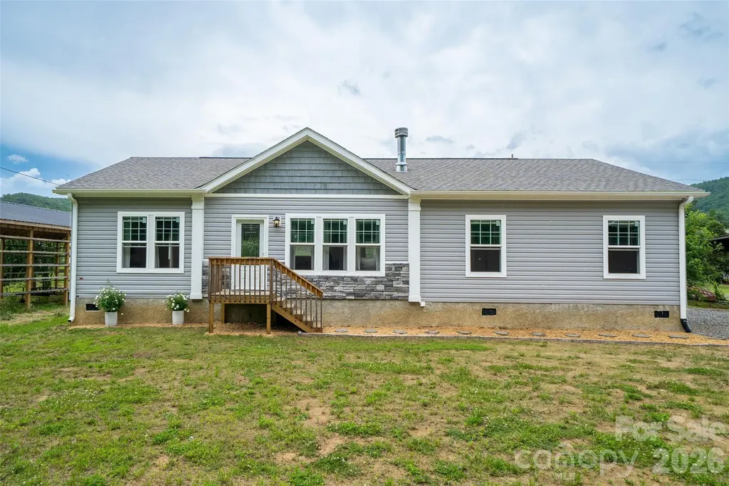306 Burnsville School Road Burnsville NC 28714