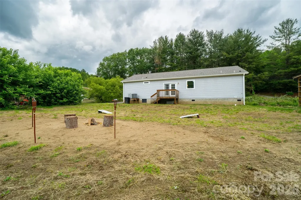 306 Burnsville School Road Burnsville NC 28714