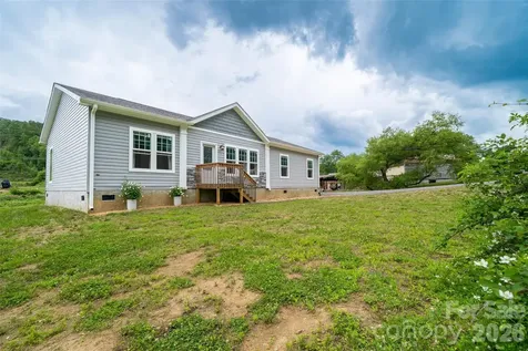306 Burnsville School Road Burnsville NC 28714