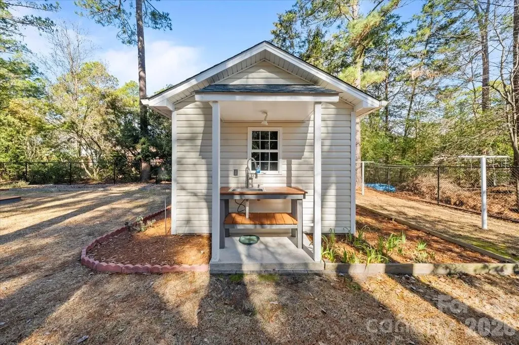 7980 Glasgow Drive Laurinburg NC 28352