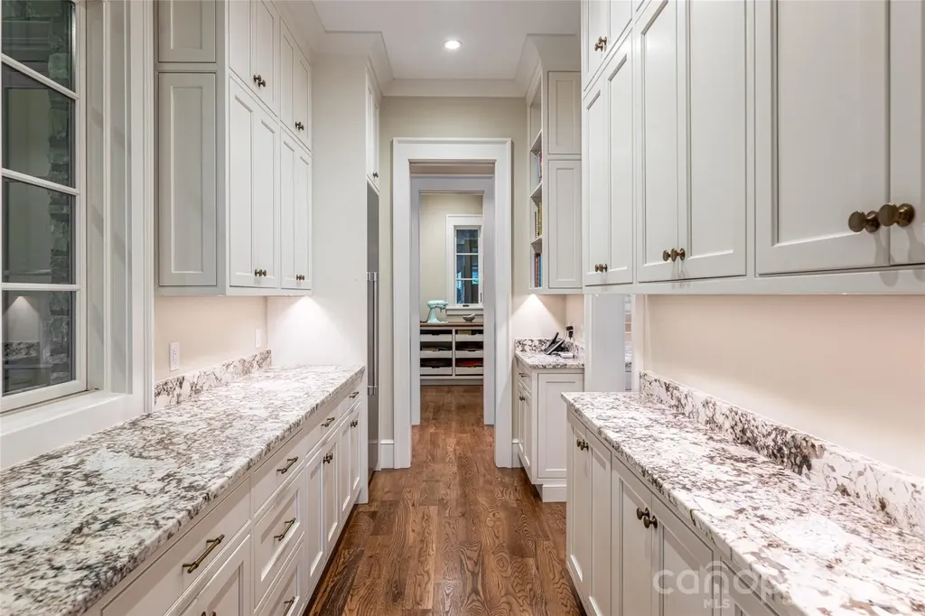 402 Vanderbilt Road Asheville NC 28803