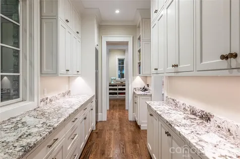 402 Vanderbilt Road Asheville NC 28803