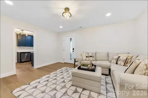 3445/3447 Tappan Place Charlotte NC 28205