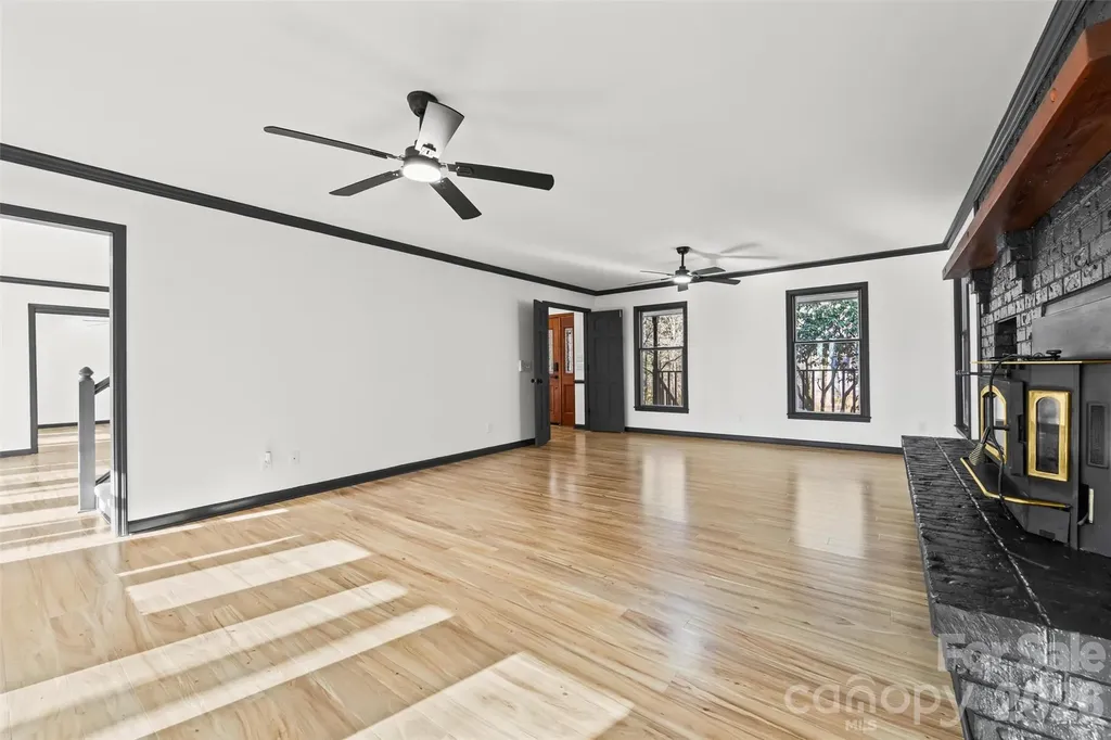 8 Indian Ridge Road Asheville NC 28803