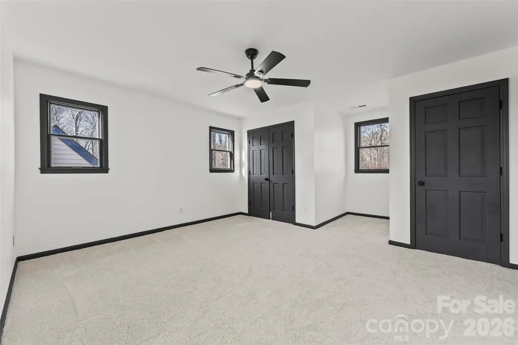 8 Indian Ridge Road Asheville NC 28803