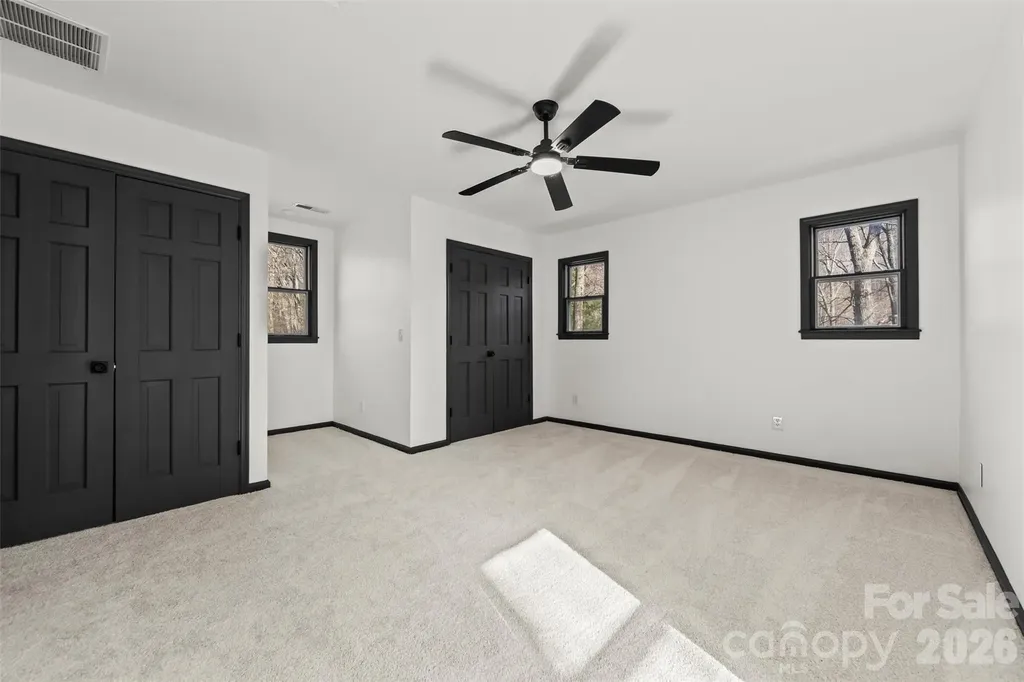 8 Indian Ridge Road Asheville NC 28803