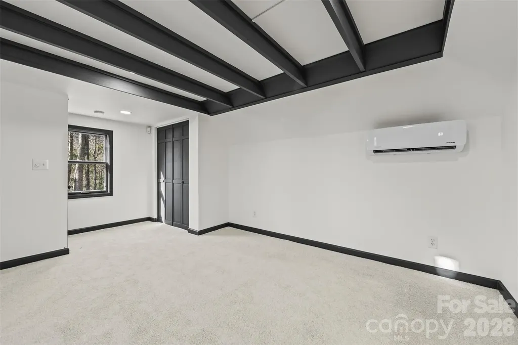 8 Indian Ridge Road Asheville NC 28803