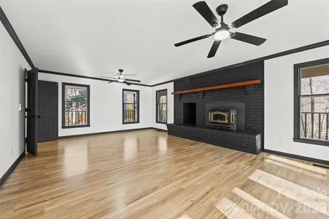 8 Indian Ridge Road Asheville NC 28803