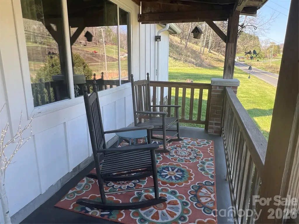 1029 Jacks Creek Road Burnsville NC 28714