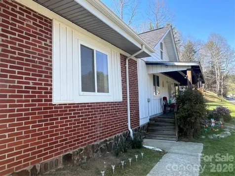 1029 Jacks Creek Road Burnsville NC 28714