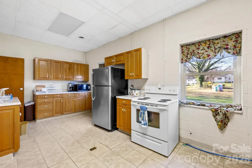 334 N Oakland Avenue Statesville NC 28677