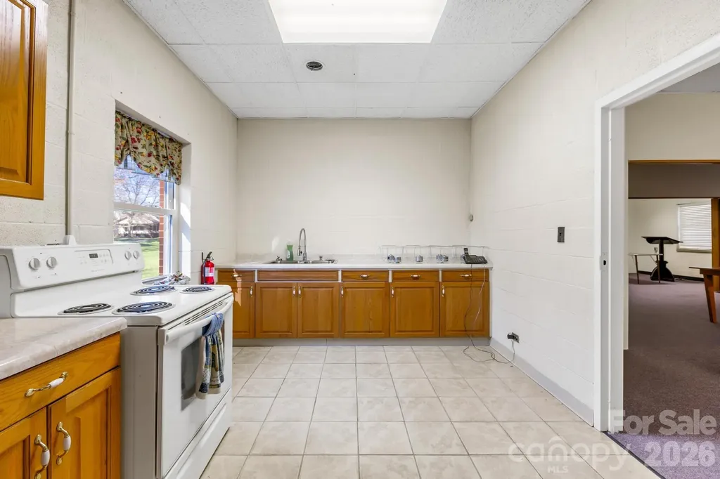334 N Oakland Avenue Statesville NC 28677