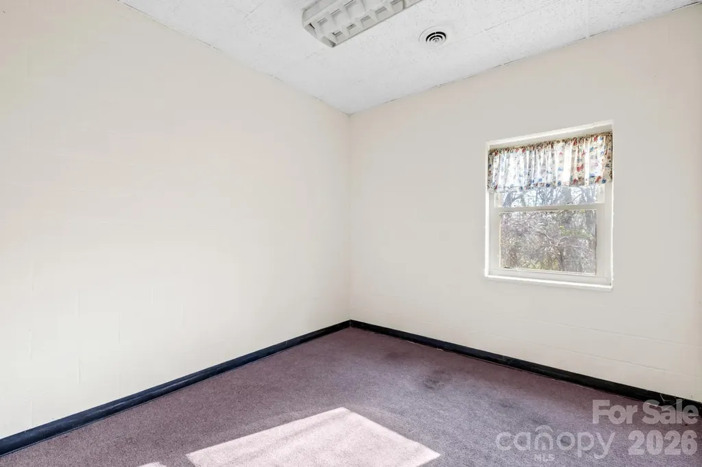 334 N Oakland Avenue Statesville NC 28677
