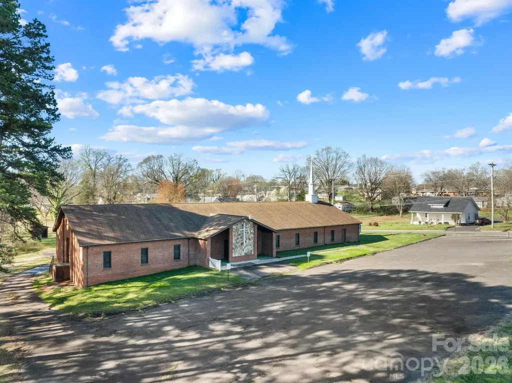 334 N Oakland Avenue Statesville NC 28677
