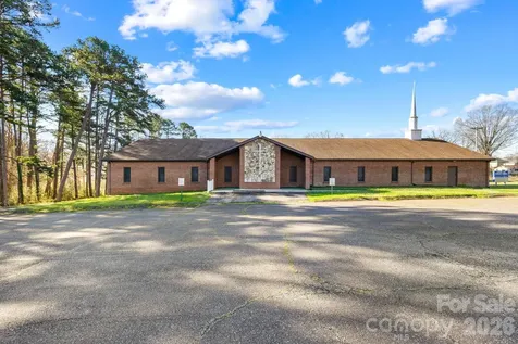 334 N Oakland Avenue Statesville NC 28677