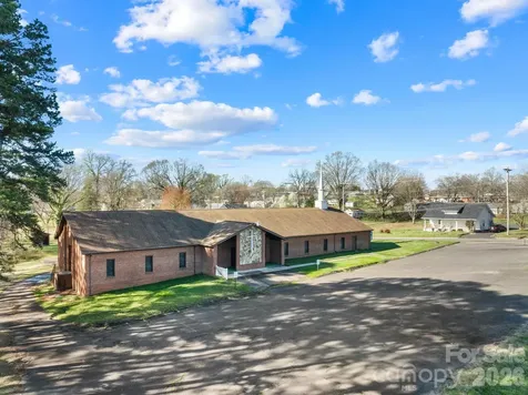 334 N Oakland Avenue Statesville NC 28677