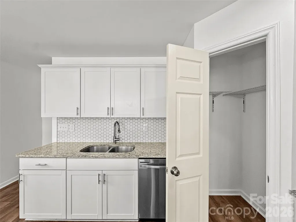 1096 12th Avenue NW Hickory NC 28601