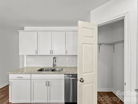 1096 12th Avenue NW Hickory NC 28601