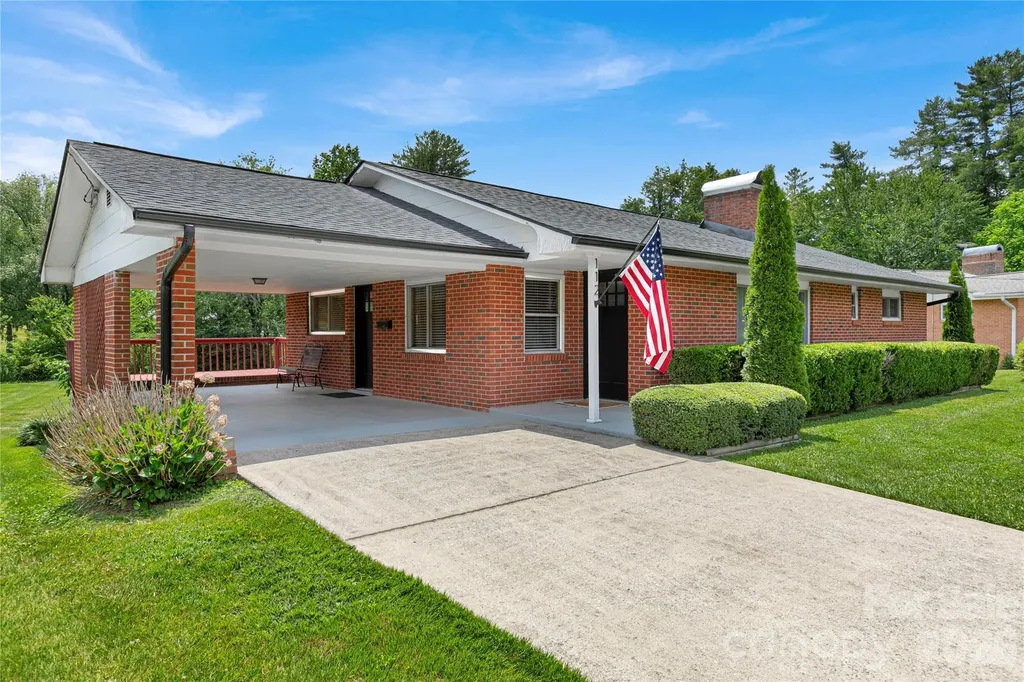 112 Allison Road Brevard NC 28712
