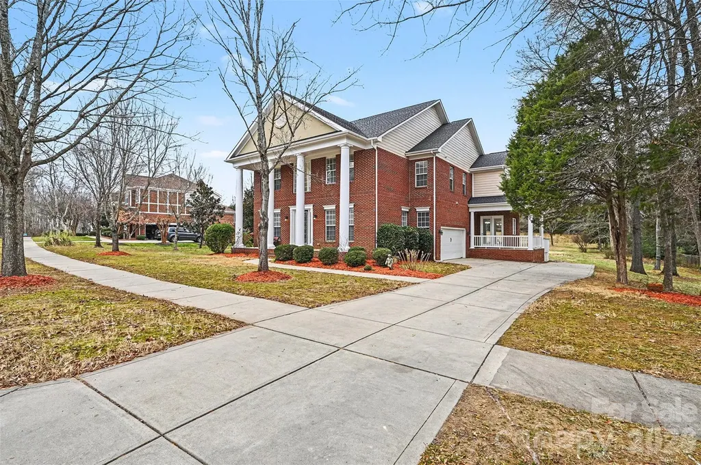 1305 Linden Glen Drive Matthews NC 28104