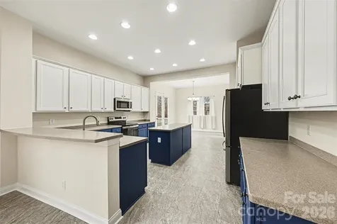 1305 Linden Glen Drive Matthews NC 28104