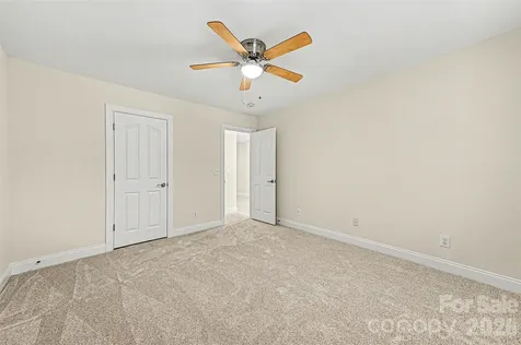 1305 Linden Glen Drive Matthews NC 28104