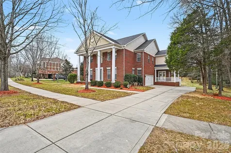 1305 Linden Glen Drive Matthews NC 28104