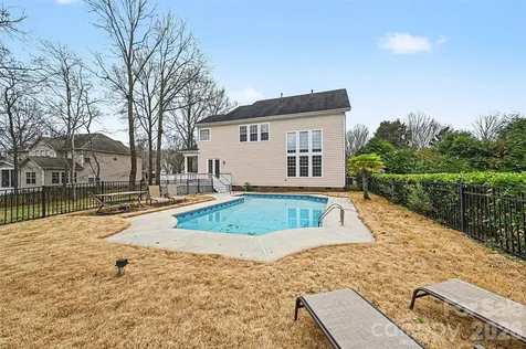 1305 Linden Glen Drive Matthews NC 28104