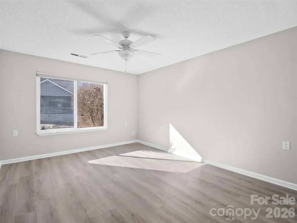 102 Llama Way Black Mountain NC 28711