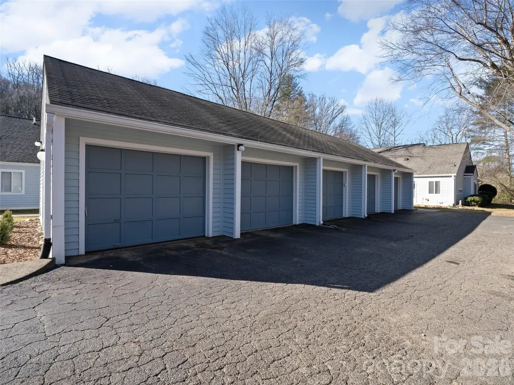 102 Llama Way Black Mountain NC 28711